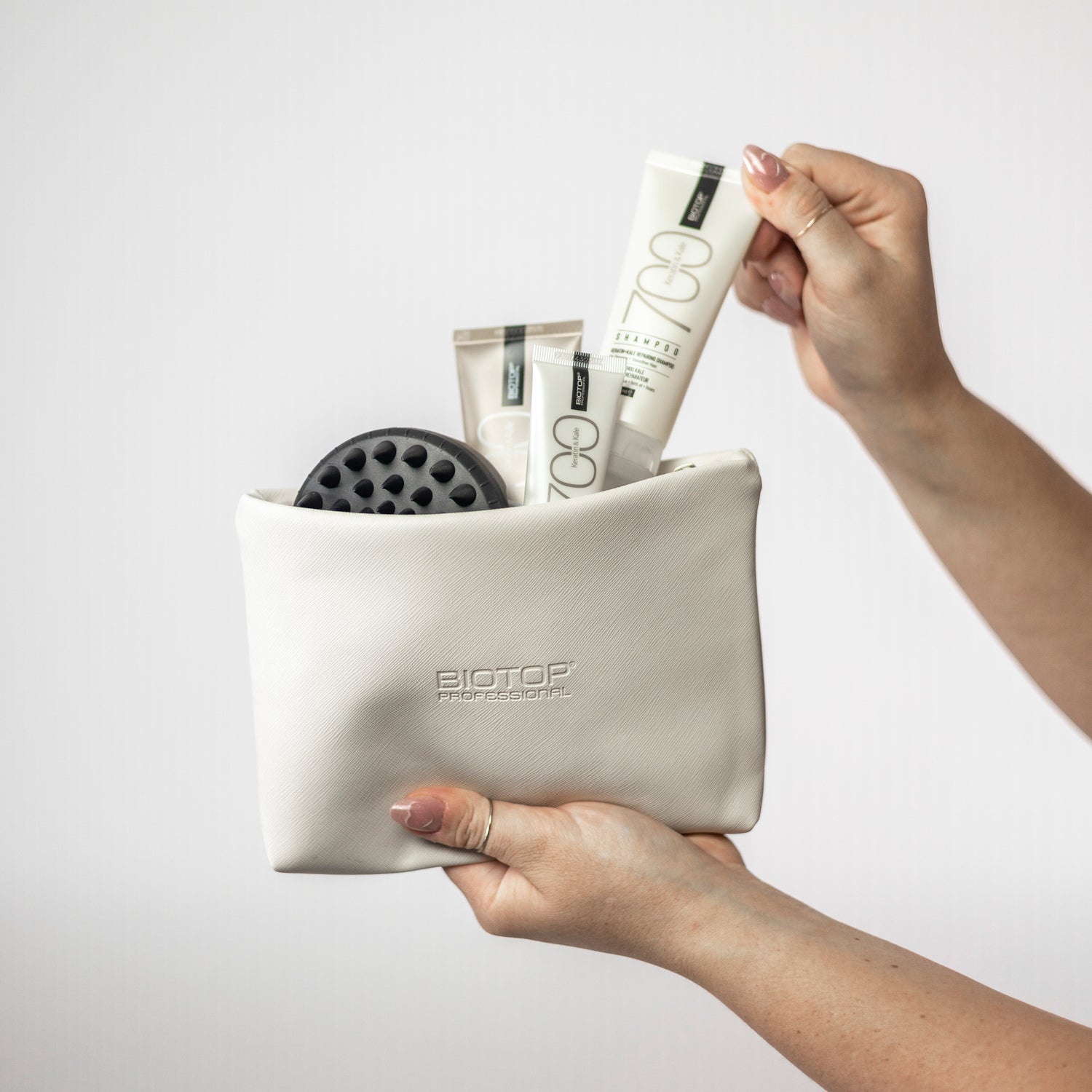 Kit de viaje para reparar daños en el cabello con queratina y kale de 700 unidades