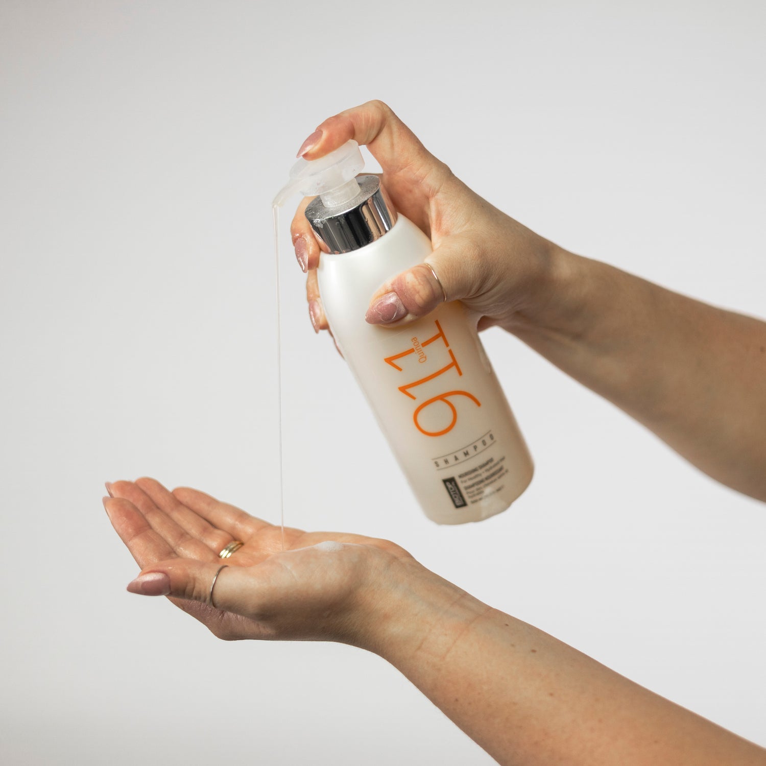 BIOTOP USA 911 Quinoa Hydration Trio - Product Lifestyle - Shampoo